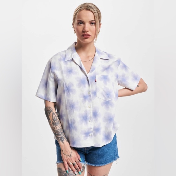 NWT Size 1X Levi's Short Sleeve Button-Up Dita Camp Collar Floral Skater Top - Picture 1 of 11